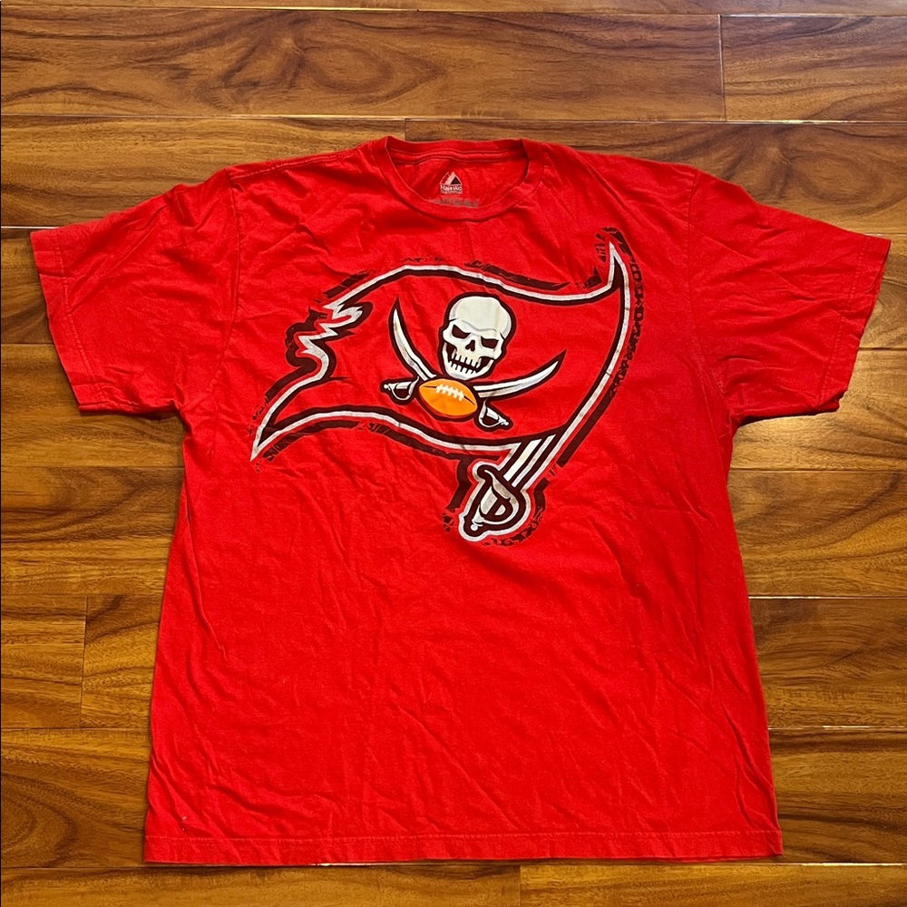 Tampa Bay Buccaneers Majestic Triple Peak Men’s XL T shirt NFL